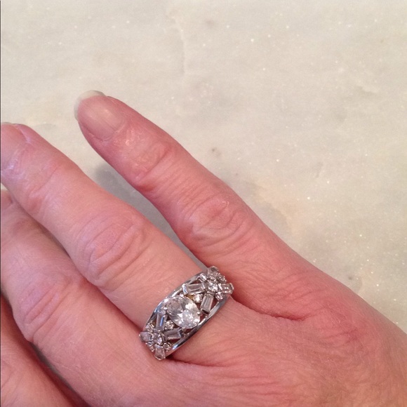 Avon Sterling silver and crystal ring size 6 - Picture 4 of 5